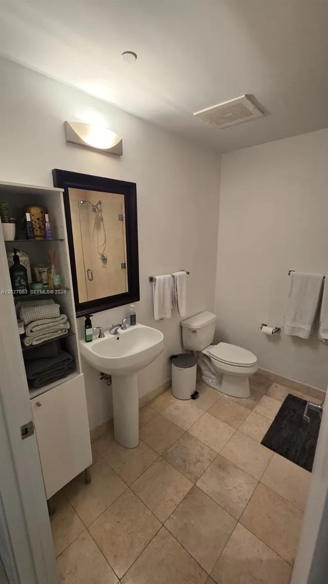 1050 Brickell Ave # 816, Miami, FL 33131 photo 4