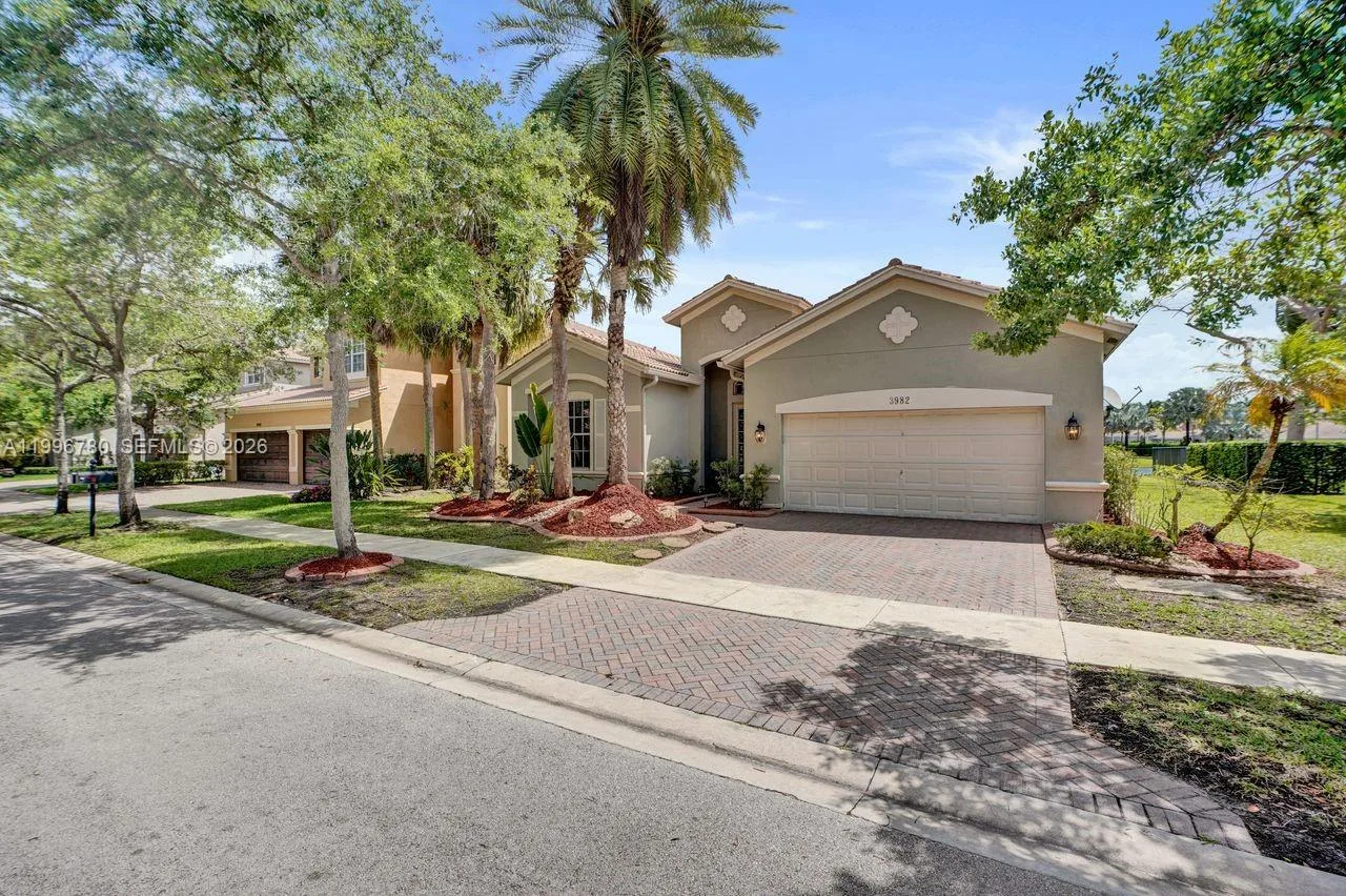 3982 W Whitewater Ave, Weston, FL 33332
