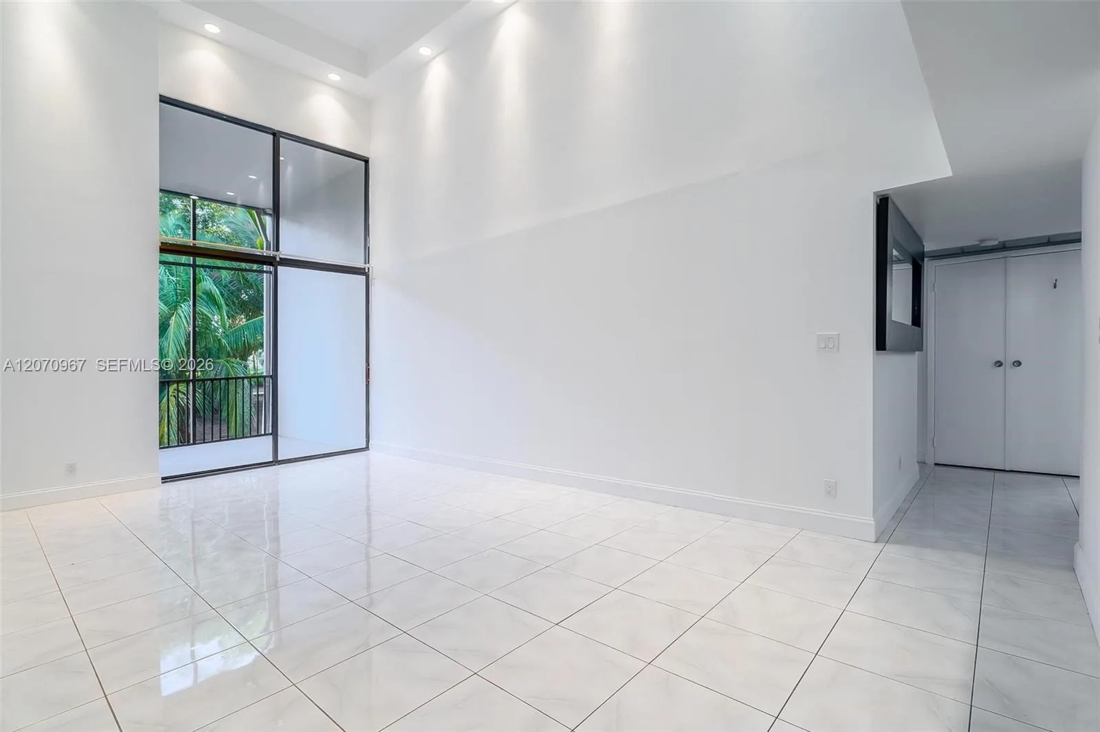 20347 W Country Club Dr # TH15, Aventura, FL 33180