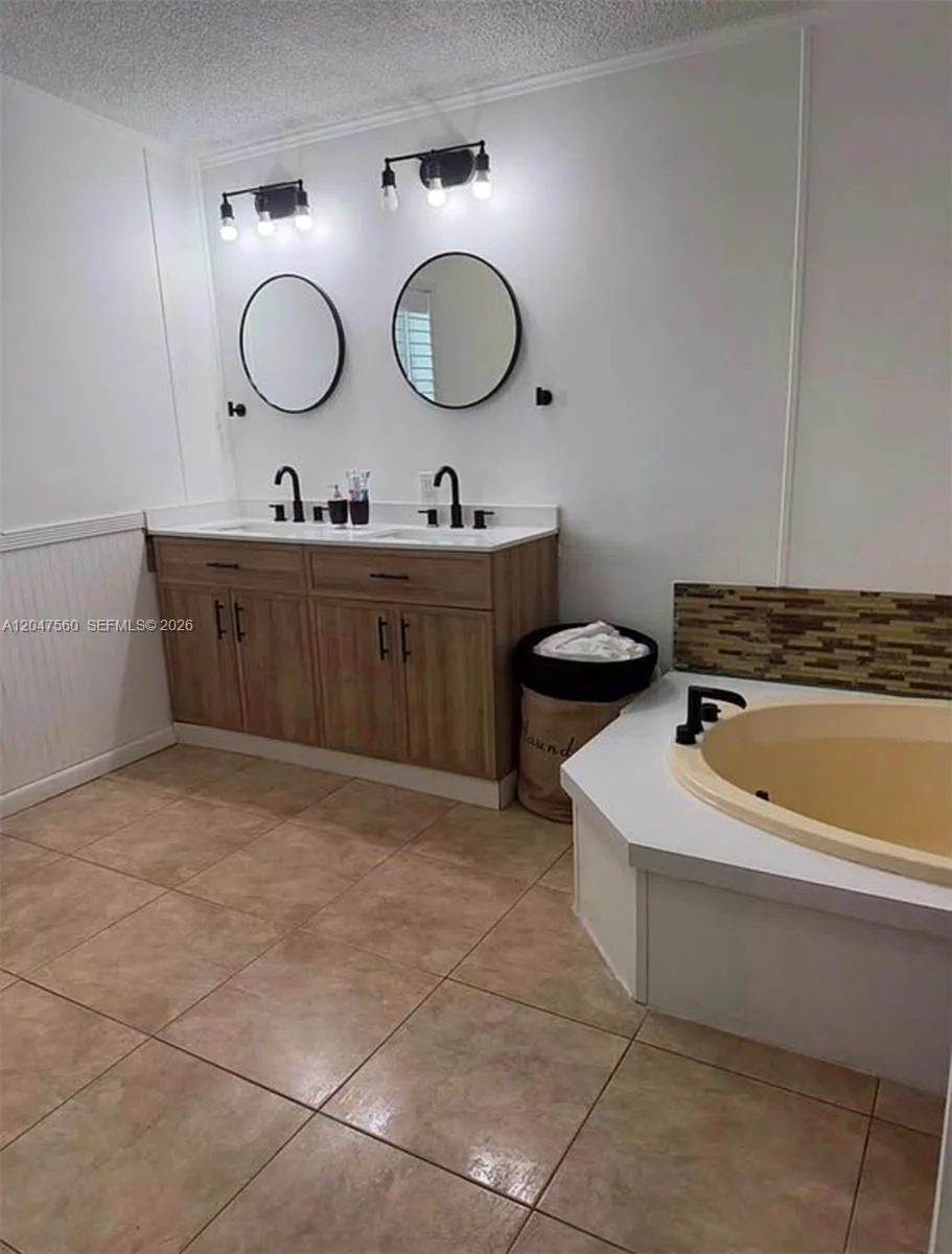 1196 SW 112th way, Davie, FL 33325 photo 13
