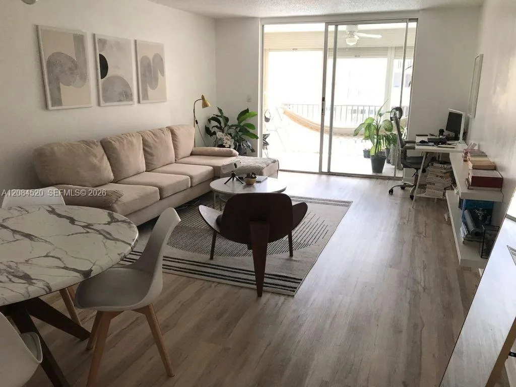 620 NE 12th Ave # 504, Hallandale Beach, FL 33009