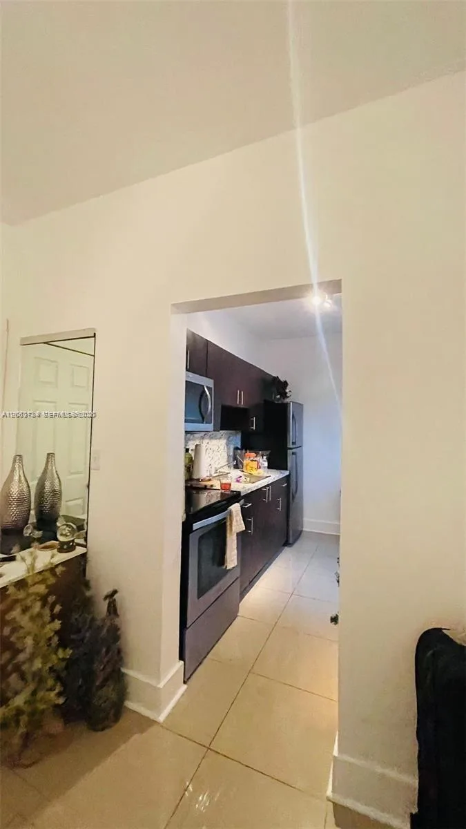 876 SW 2nd St, Miami, FL 33130 photo 5