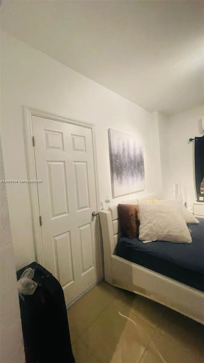 876 SW 2nd St, Miami, FL 33130 photo 7