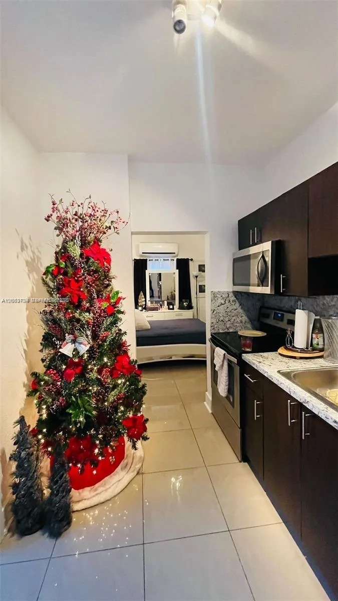 876 SW 2nd St, Miami, FL 33130 photo 8