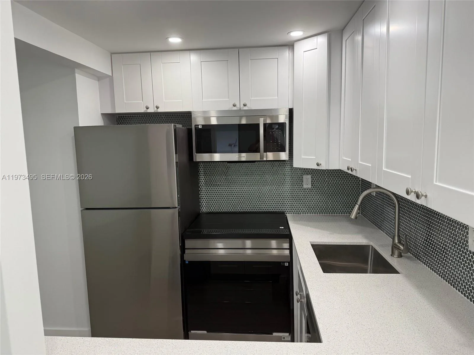 926 Michigan Ave # 12, Miami Beach, FL 33139 photo 3