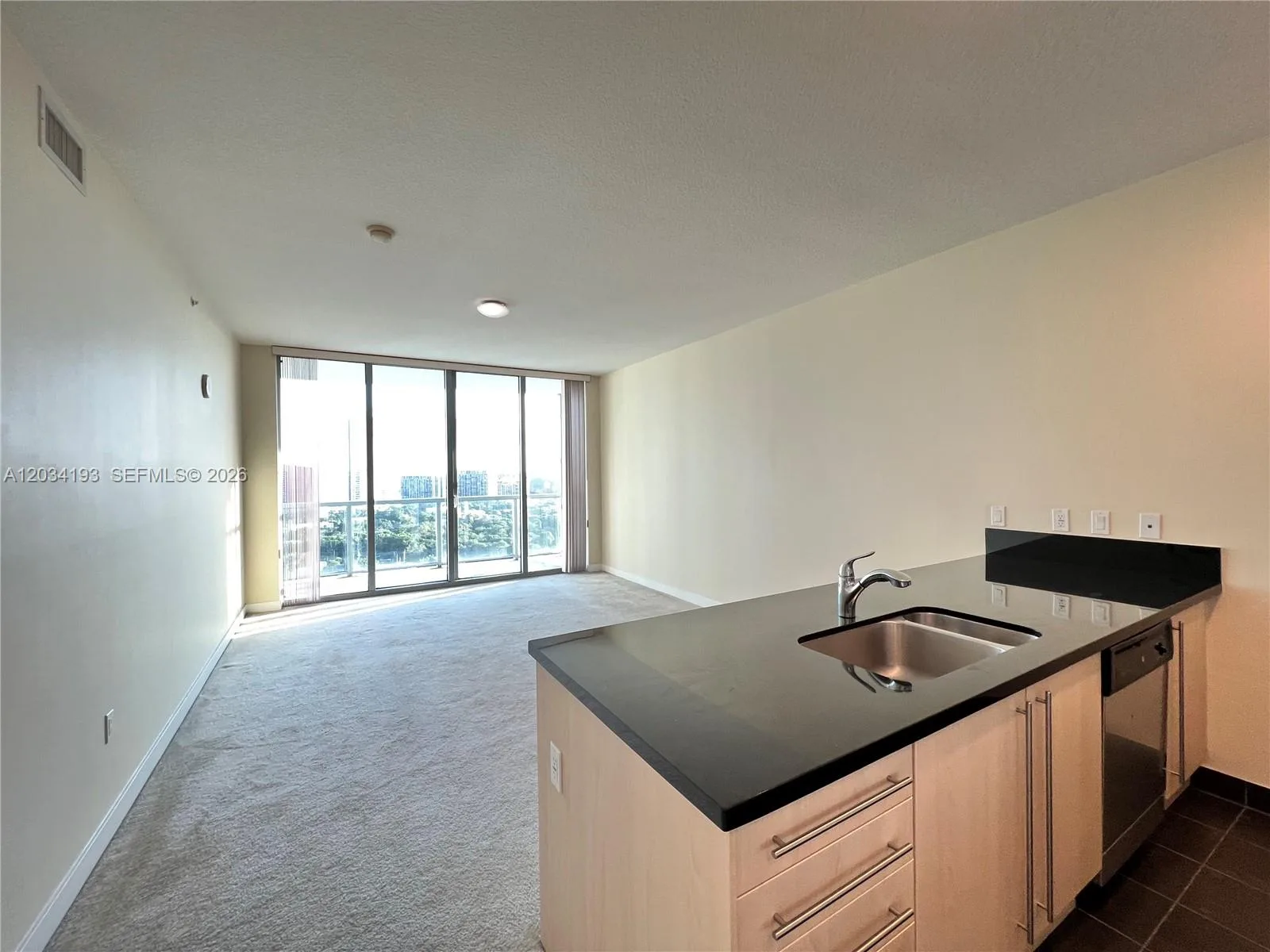 79 SW 12th St # 2502-S, Miami, FL 33130 photo 2