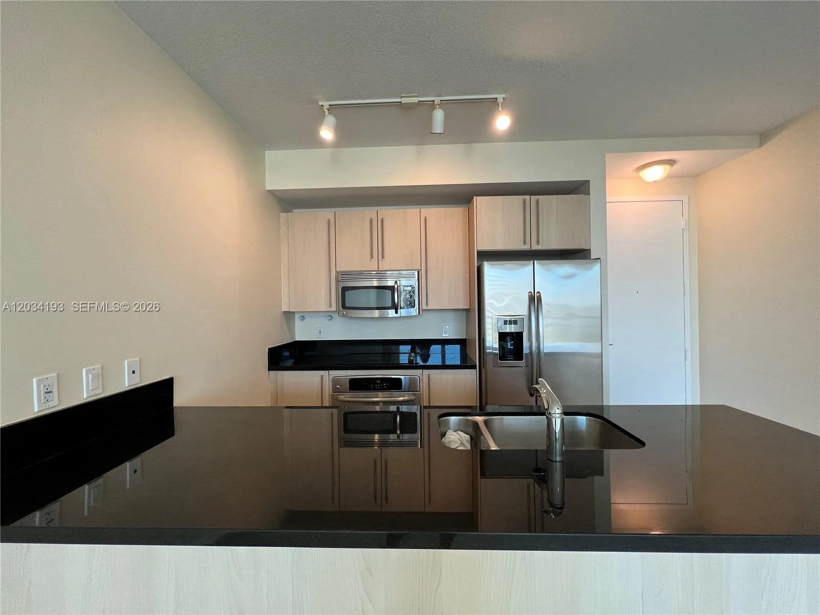 79 SW 12th St # 2502-S, Miami, FL 33130 photo 5