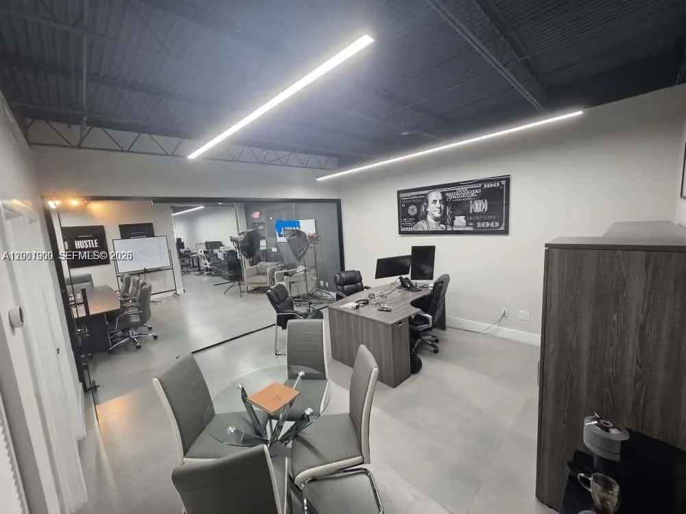 2429 Davie Blvd # Unit 2, Fort Lauderdale, FL 33312 photo 3