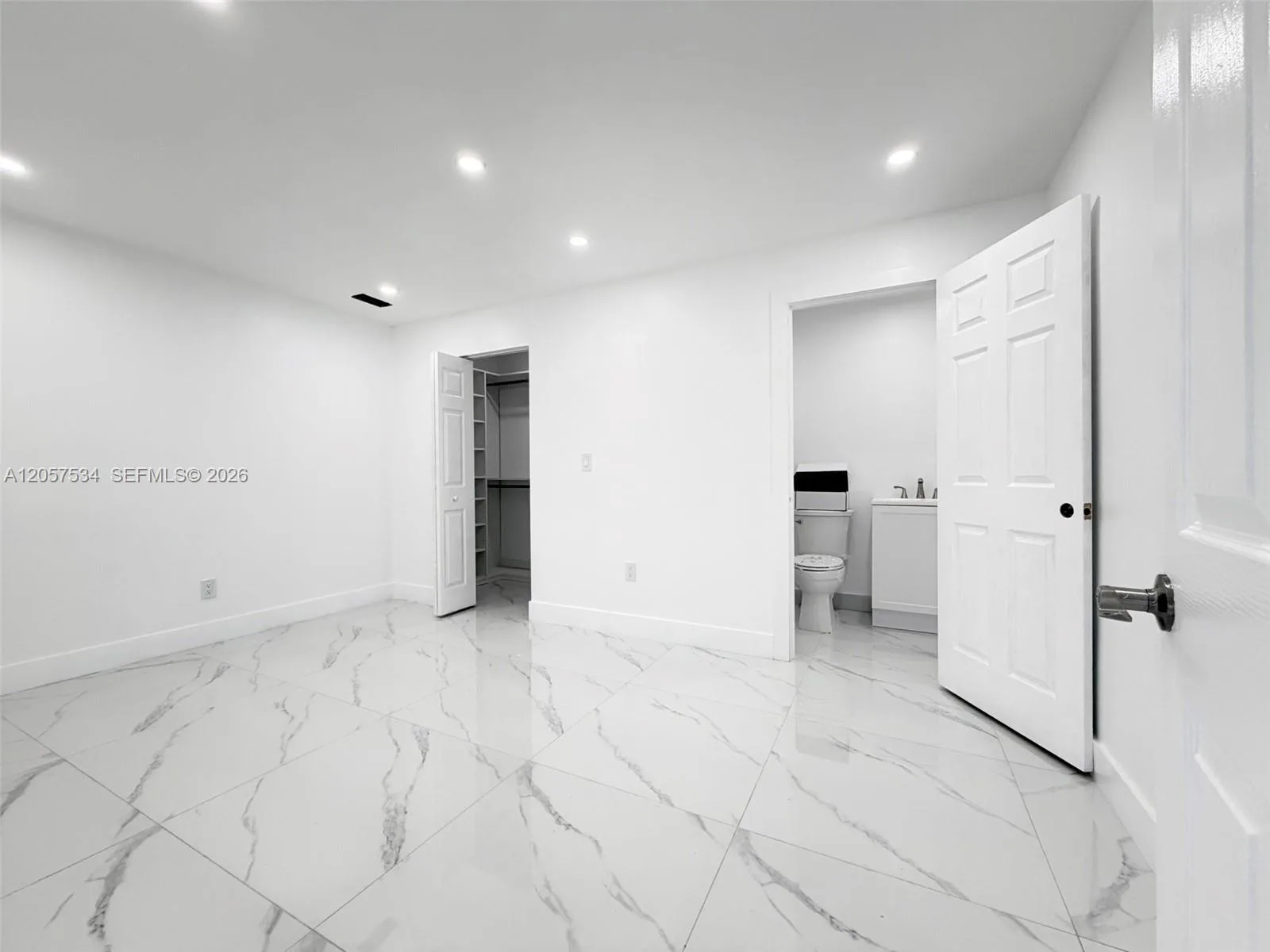 2210 NW 93rd Ave, Pembroke Pines, FL 33024 photo 11