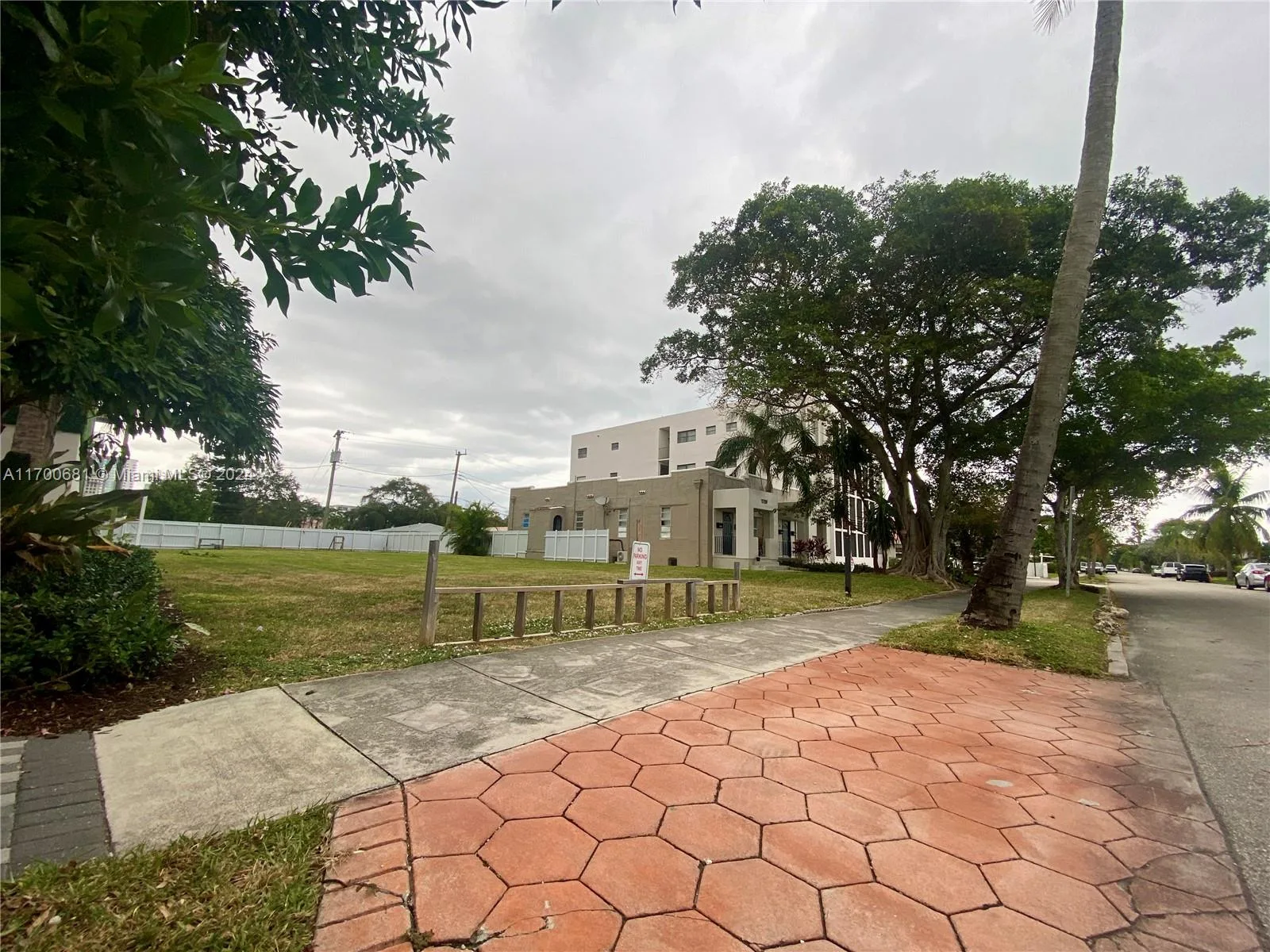 1741 Dewey St, Hollywood, FL 33020 photo 12