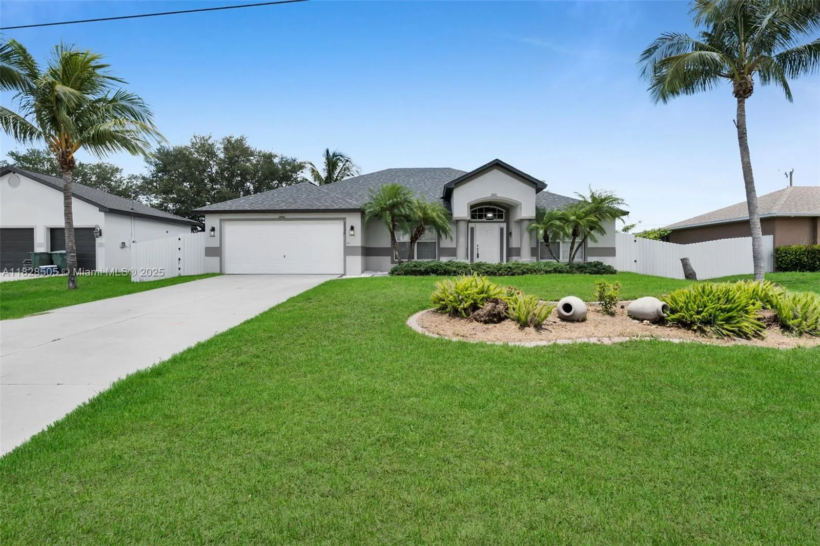 2206 NE 17th PL, Cape Coral, FL 33909 photo 3