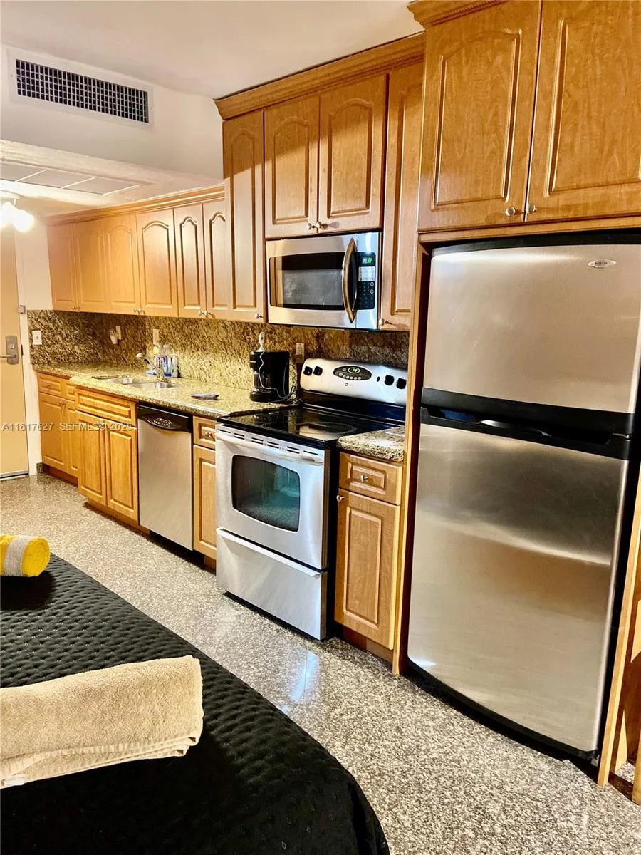19201 Collins # 441, Sunny Isles Beach, FL 33160 photo 4