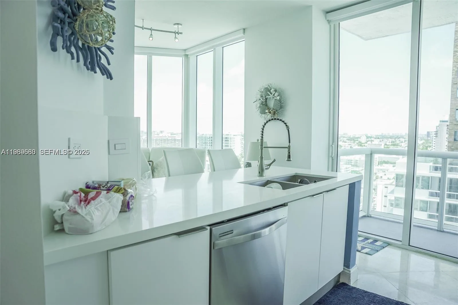 6515 Collins Ave # 1709, Miami Beach, FL 33141 photo 9