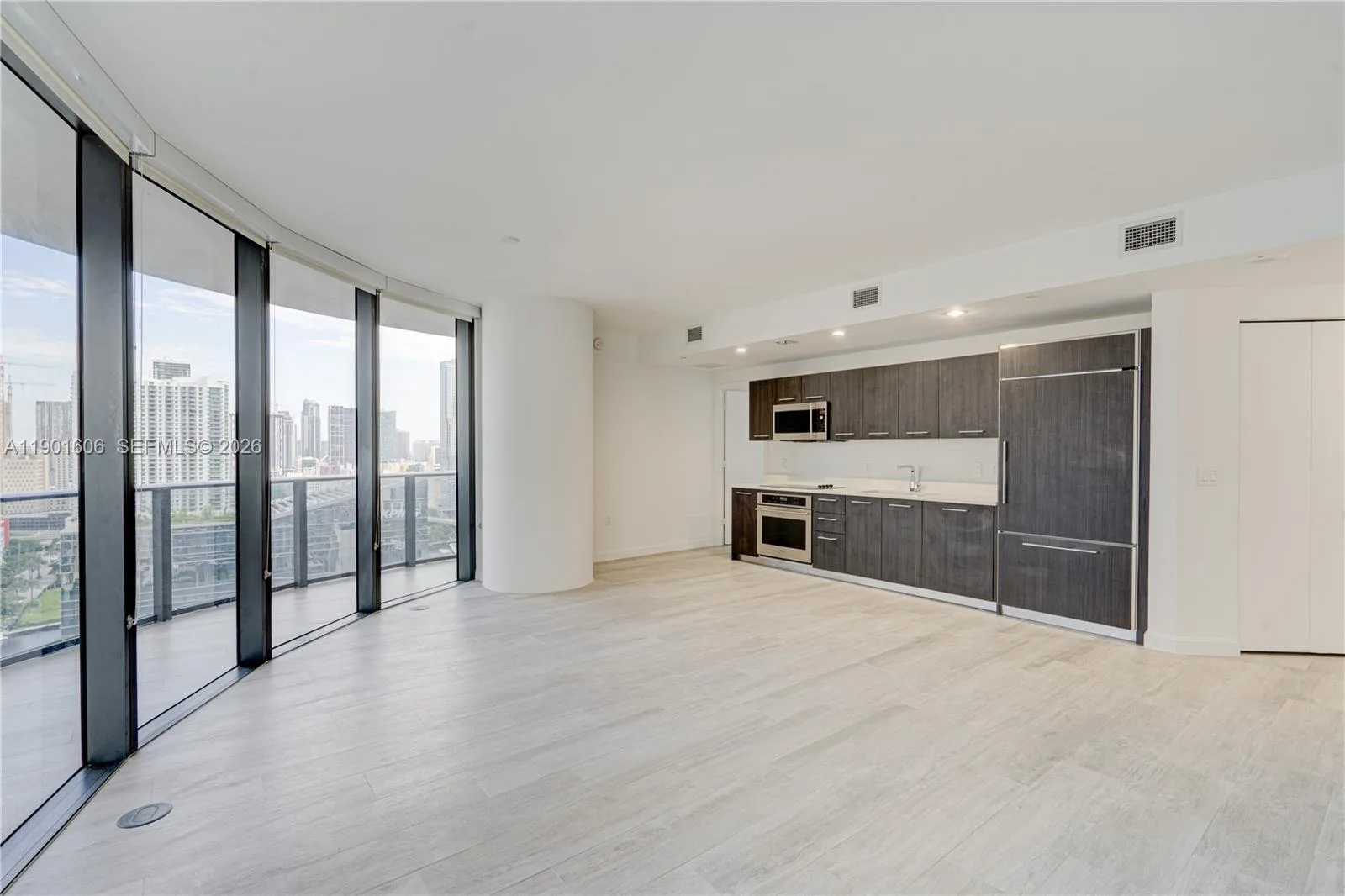 45 SW 9th St # 2408, Miami, FL 33130 photo 3