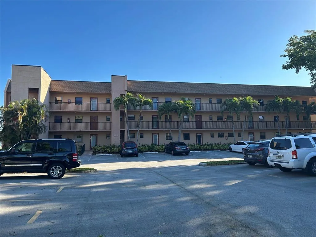 10303 Sunrise Lakes Boulevard # 205, Sunrise, FL 33322