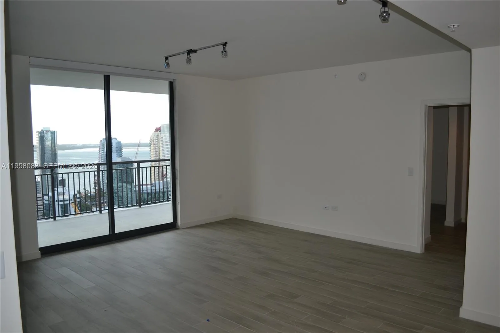 999 SW 1st Ave # 3317, Miami, FL 33130 photo 7