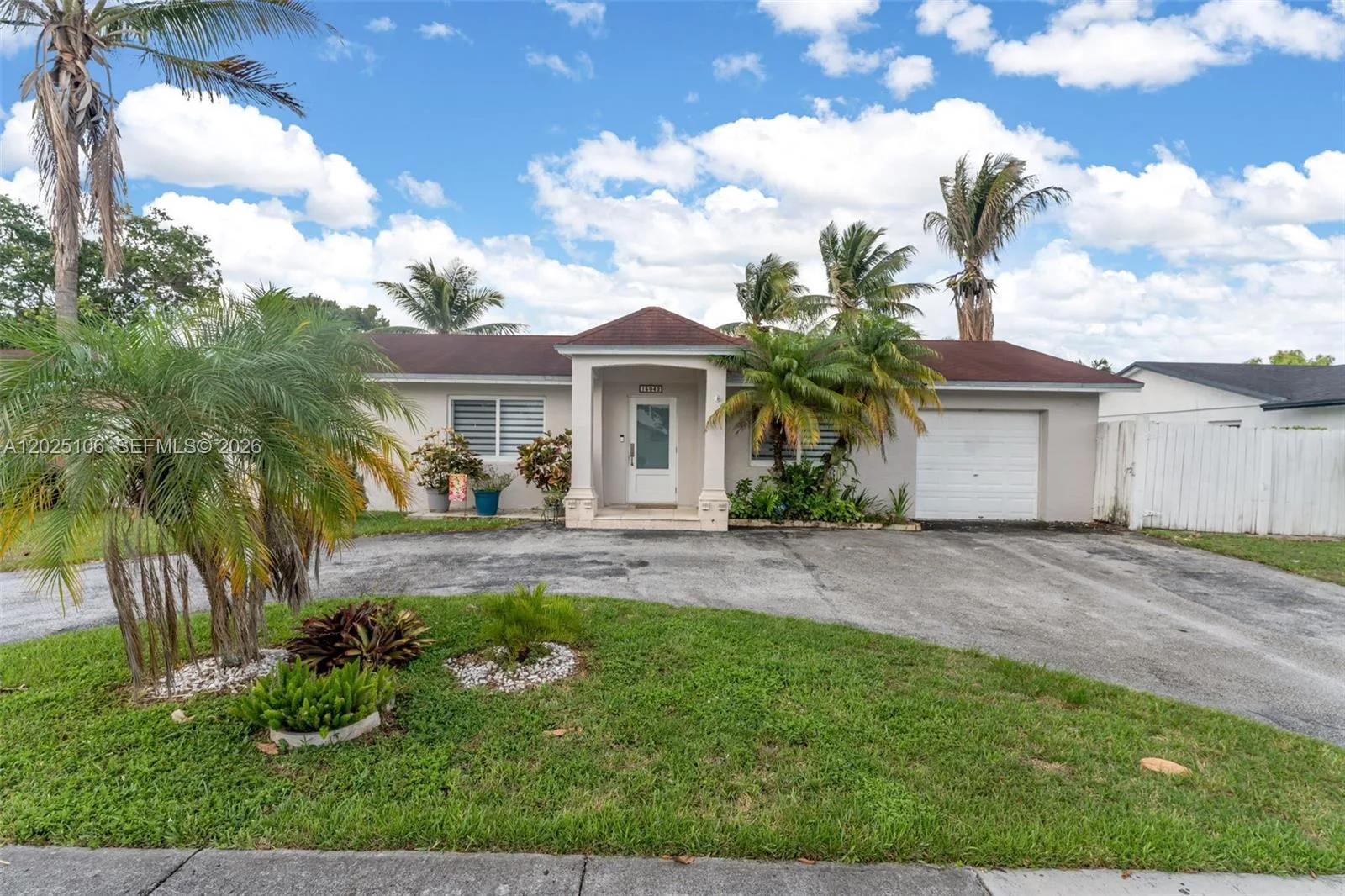 15042 SW 69th St, Miami, FL 33193