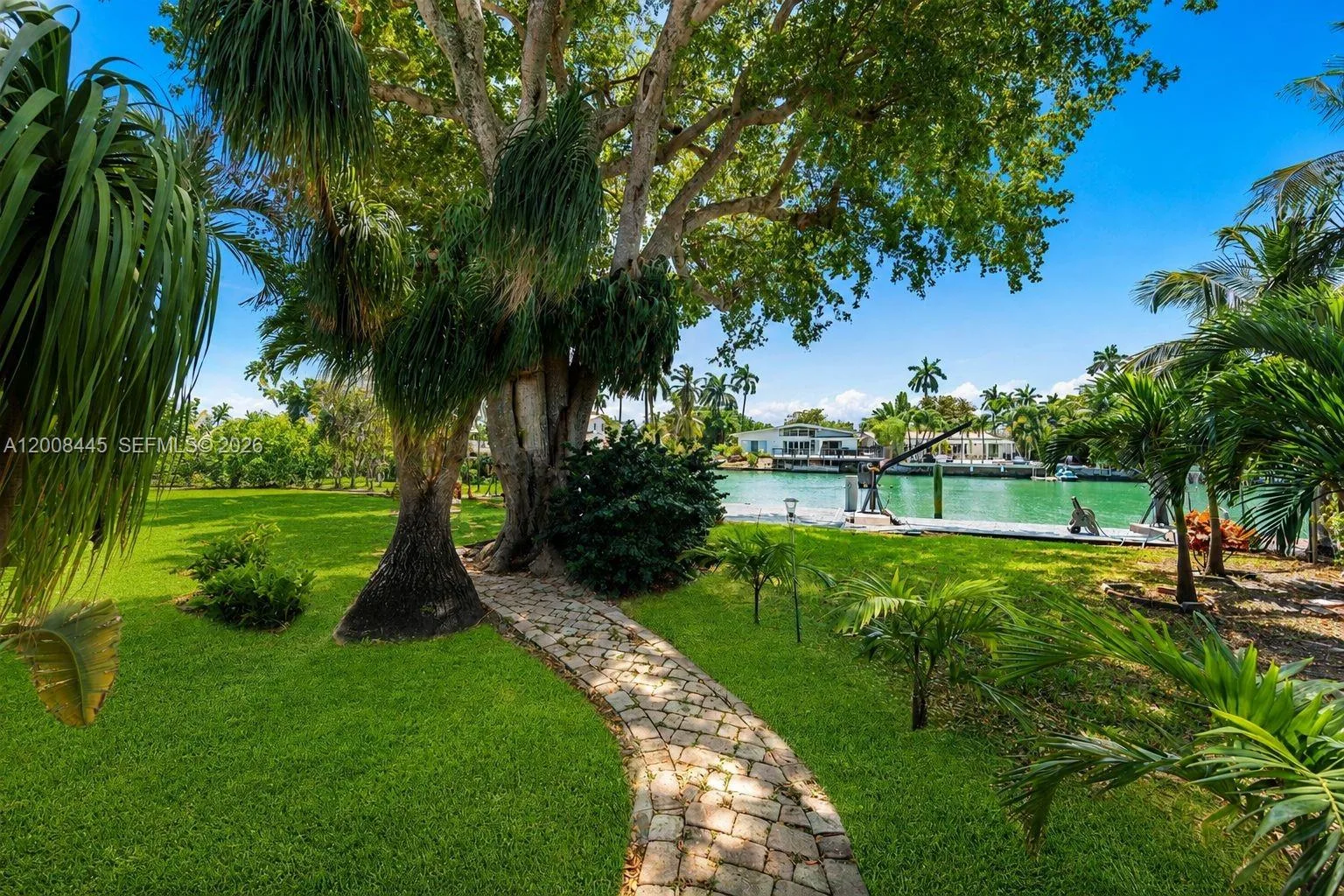 540 S Shore Dr, Miami Beach, FL 33141 photo 2