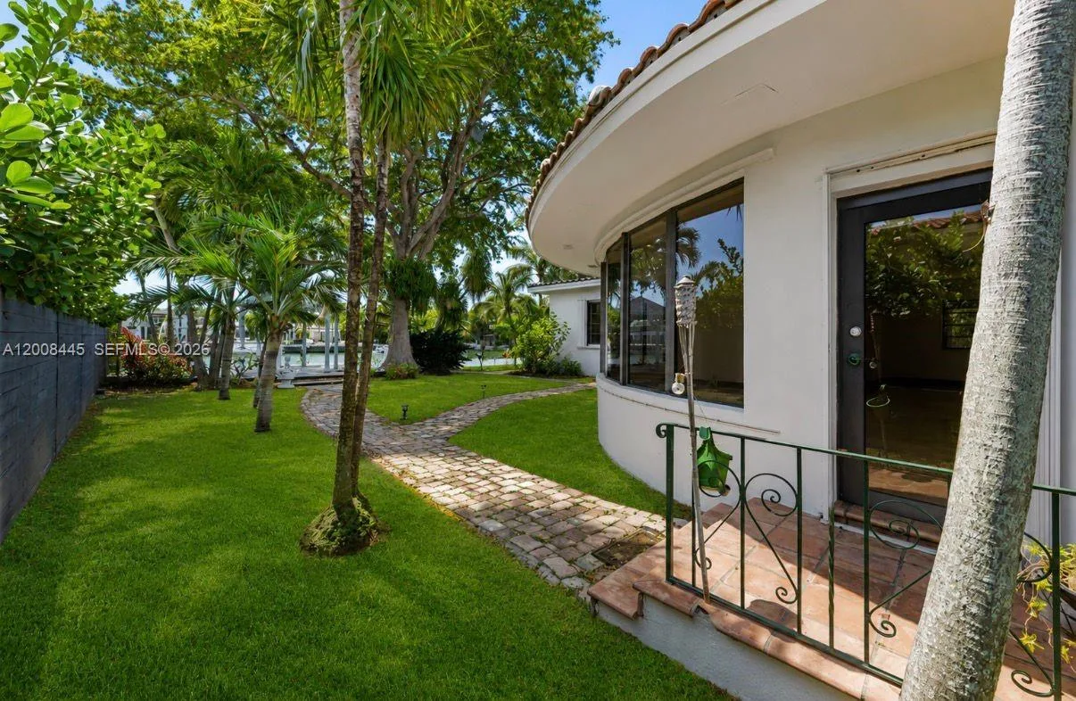 540 S Shore Dr, Miami Beach, FL 33141 photo 5