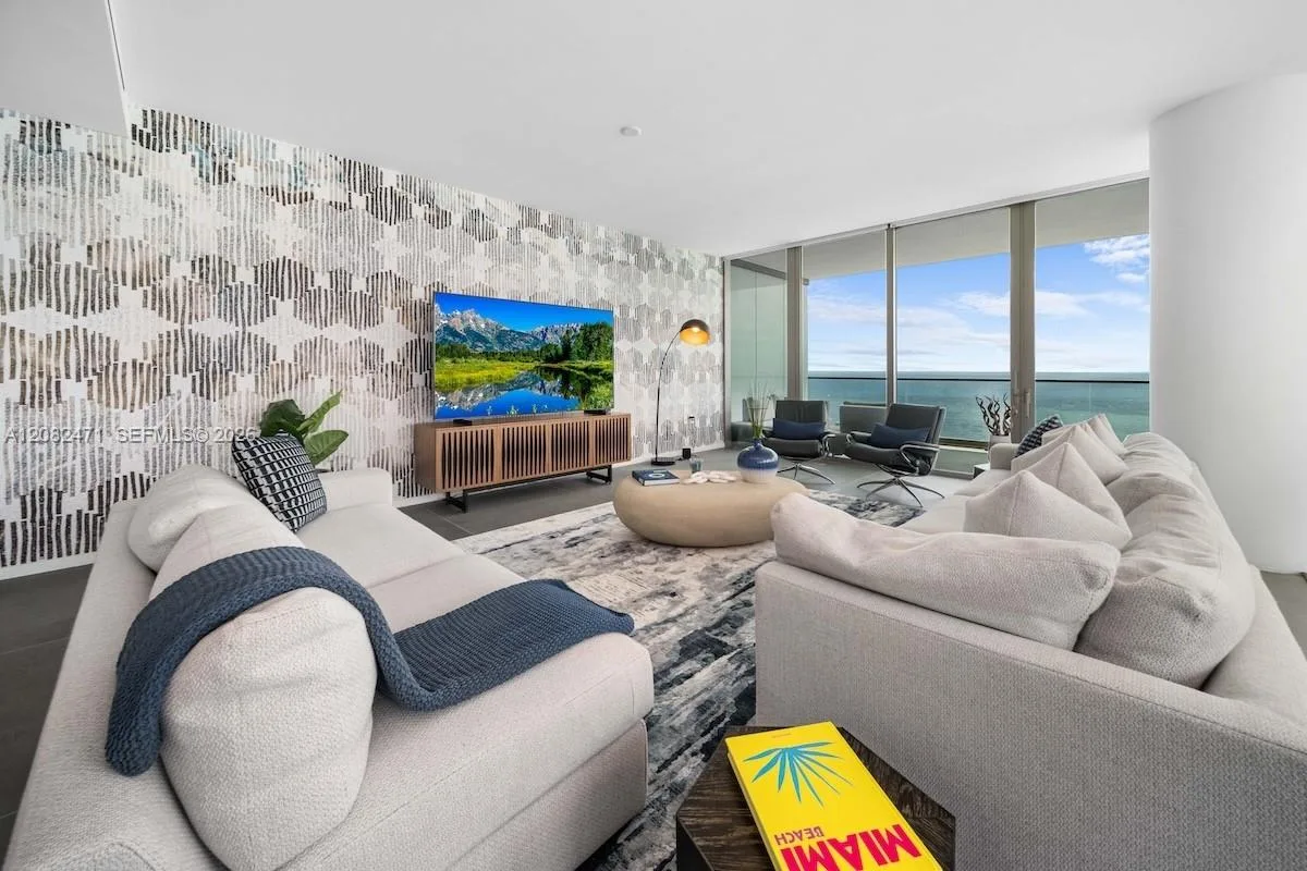 2000 S Ocean Dr # 31B, Hallandale Beach, FL 33009