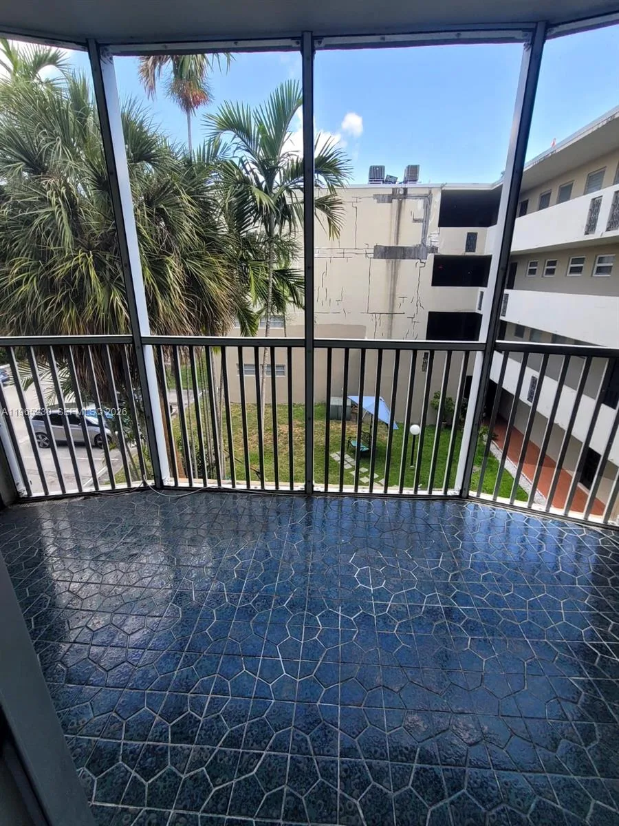 1690 NE 191st St # 315-1, Miami, FL 33179 photo 2