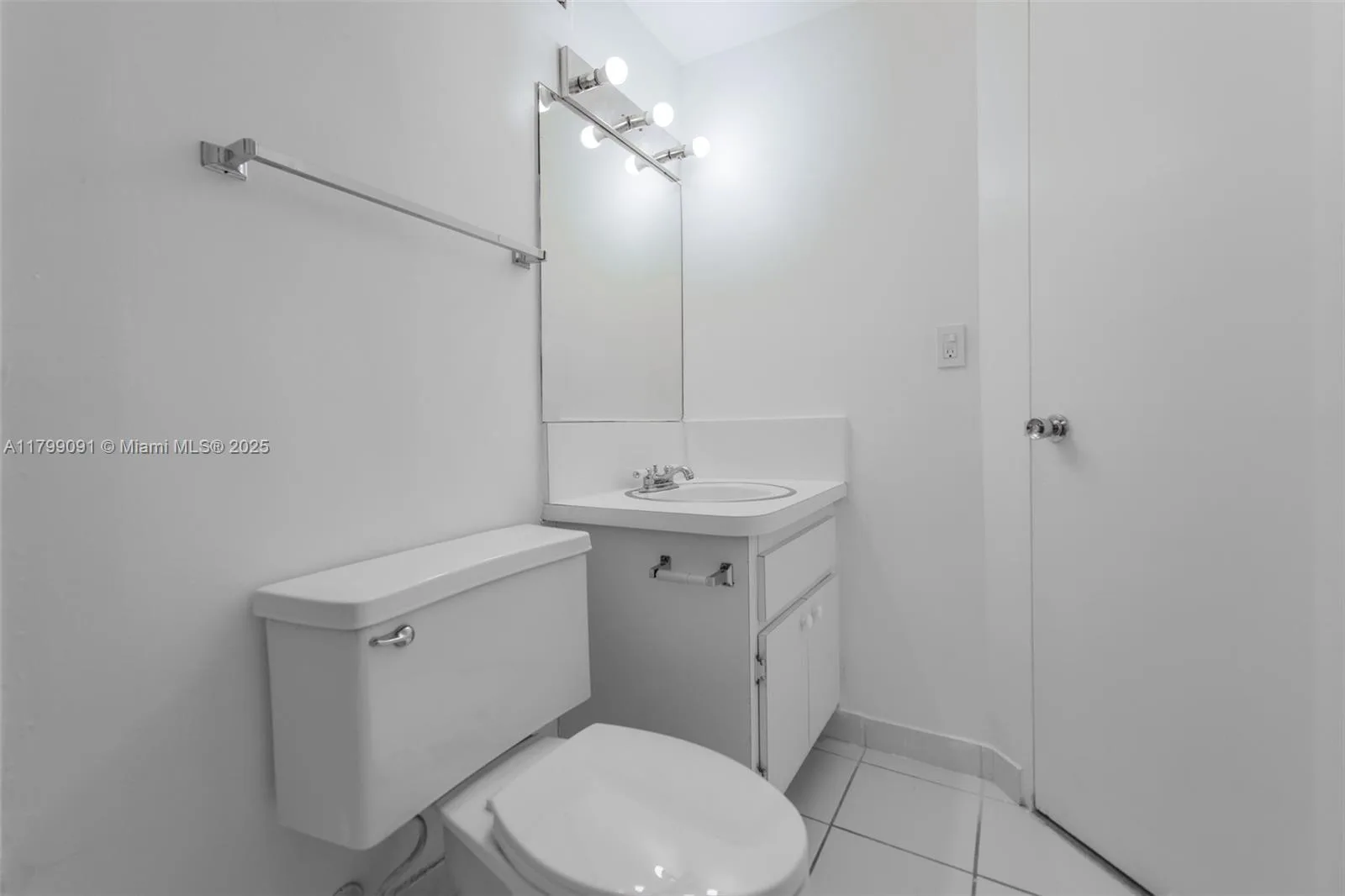 801 Brickell Bay Dr # 1567, Miami, FL 33131 photo 11