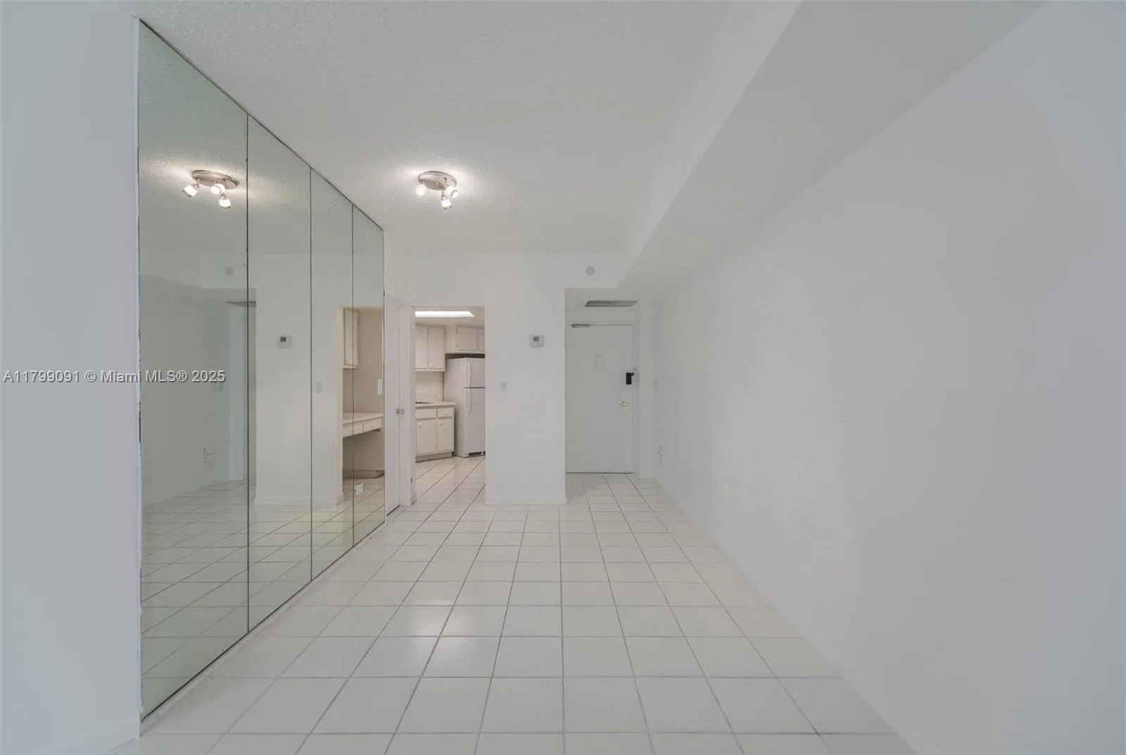 801 Brickell Bay Dr # 1567, Miami, FL 33131 photo 5