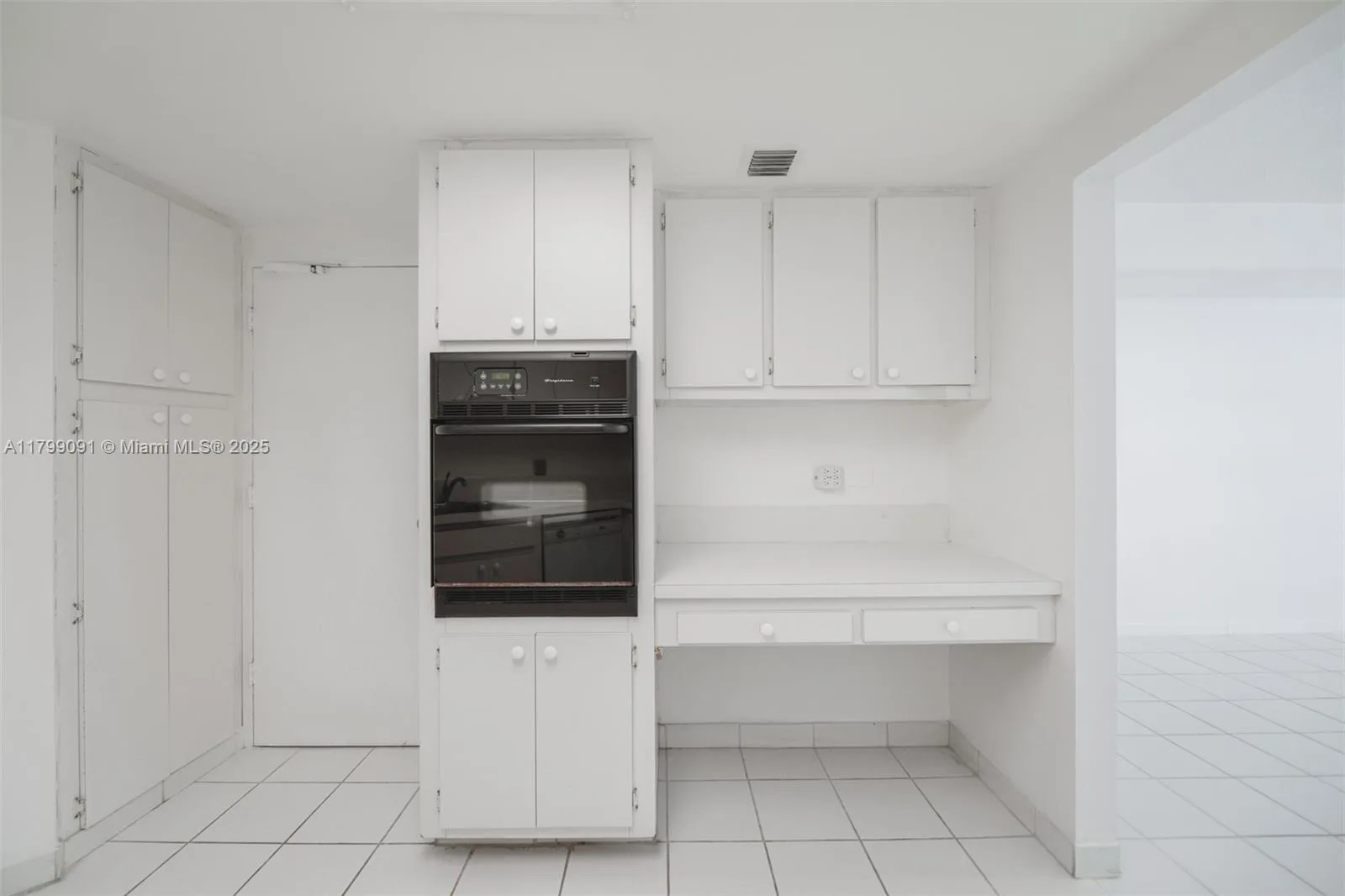 801 Brickell Bay Dr # 1567, Miami, FL 33131 photo 8