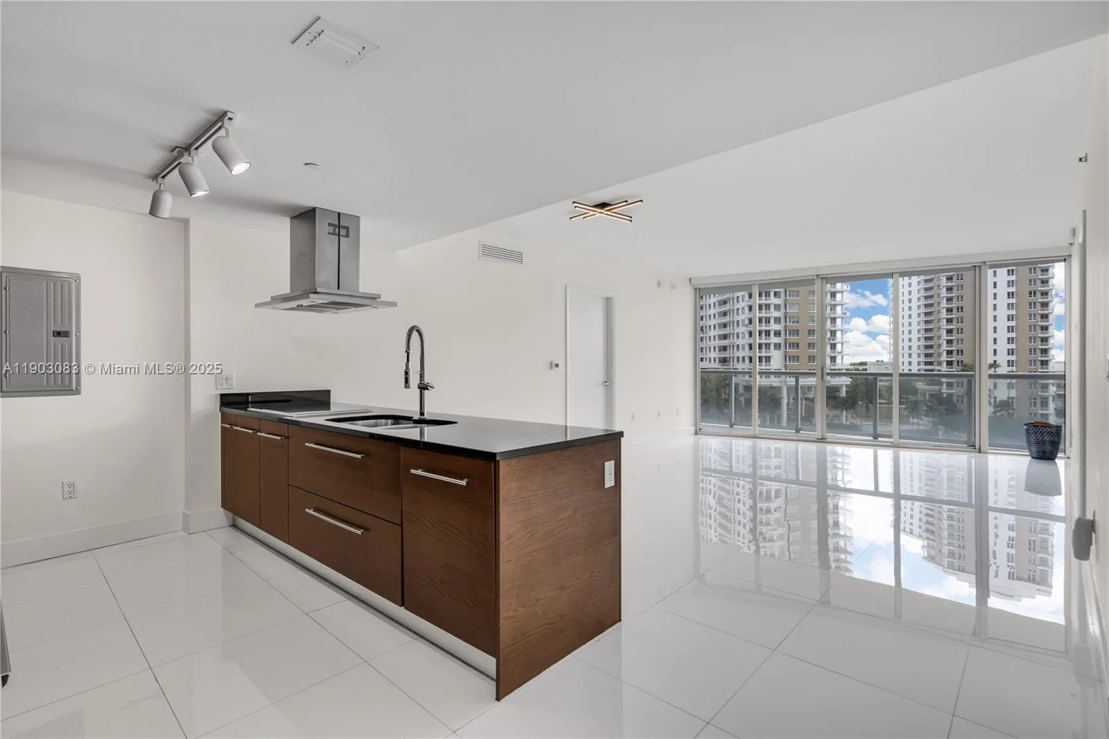 495 Brickell Ave # BAY607, Miami, FL 33131 photo 12