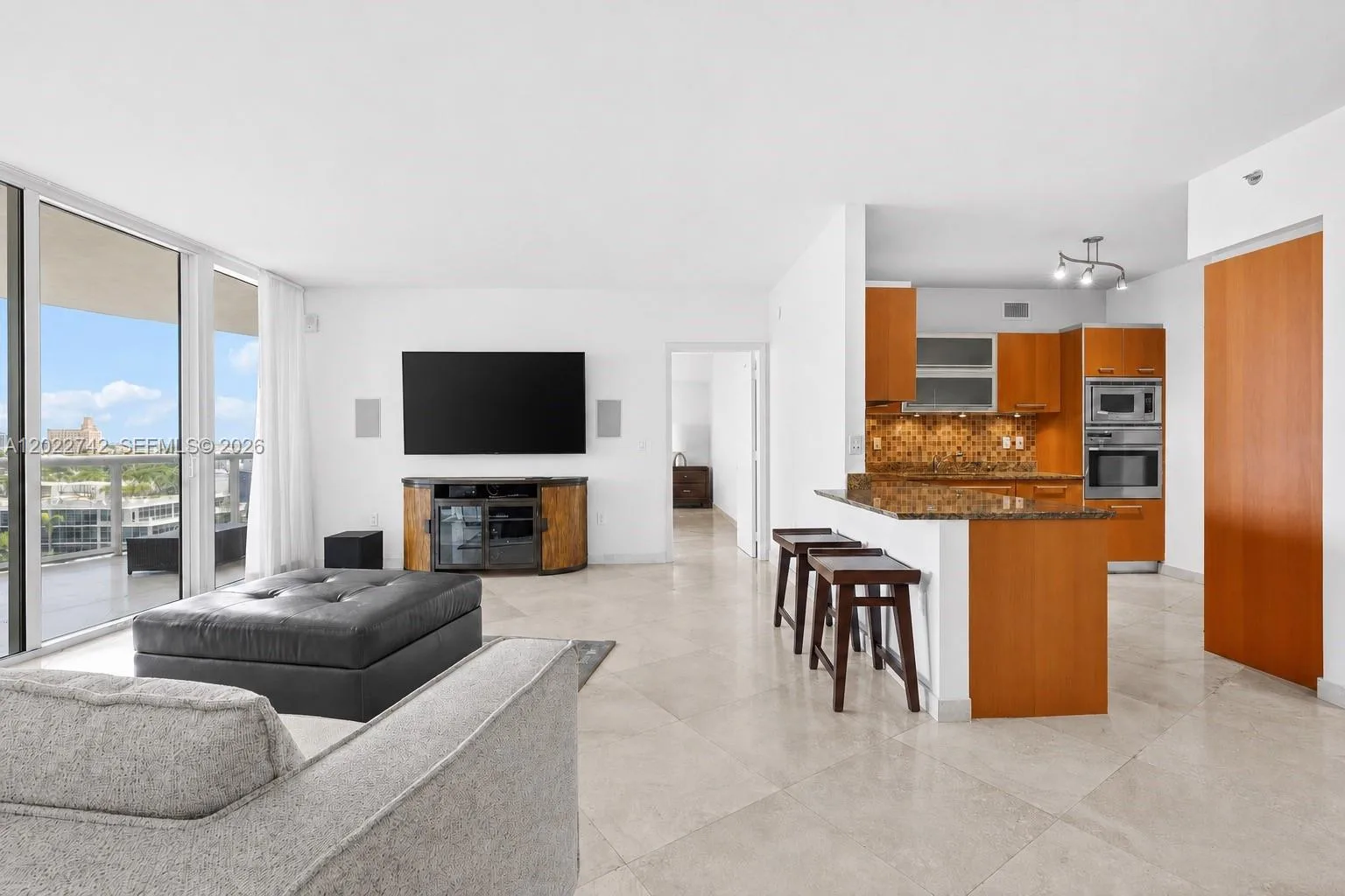 400 Alton Rd # 907, Miami Beach, FL 33139