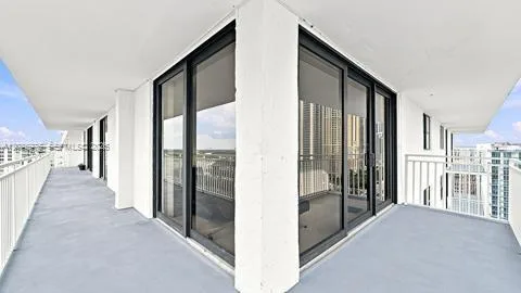 210 174 St # 2401, Sunny Isles Beach, FL 33160 photo 5