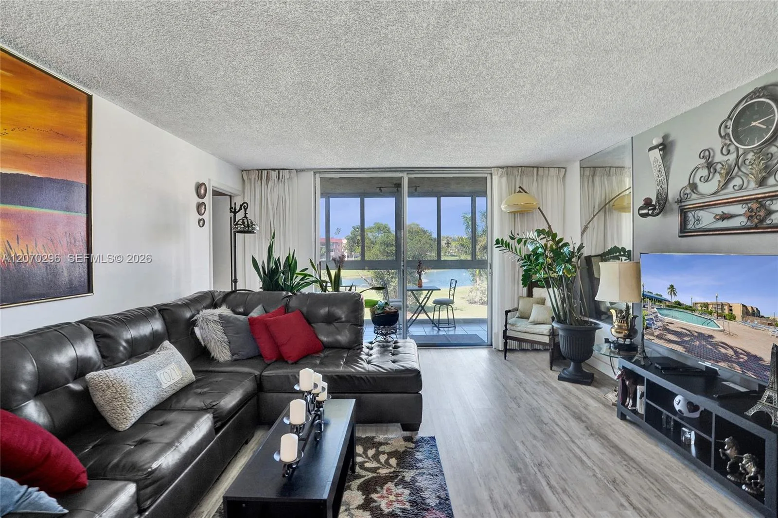 9461 Sunrise Lakes Blvd # 208, Sunrise, FL 33322