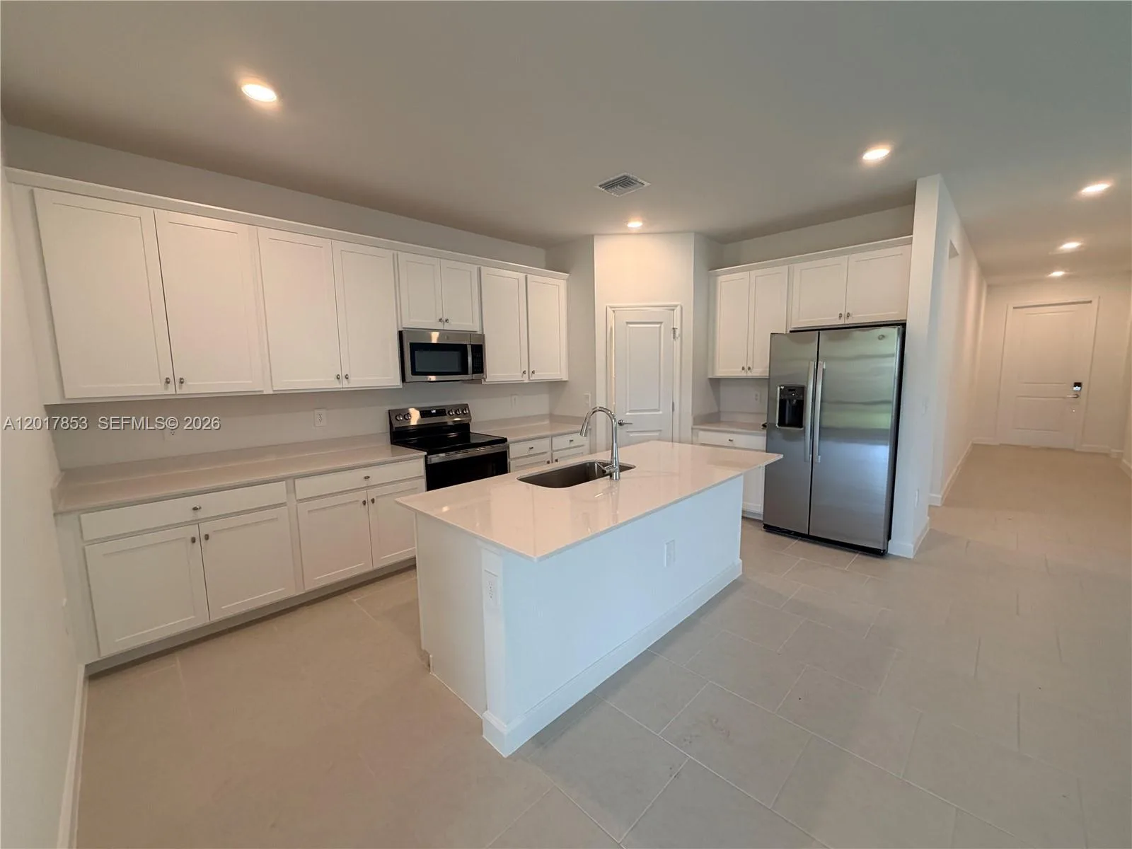 3917 Passion Vine Dr, Fort Myers, FL 33920 photo 3