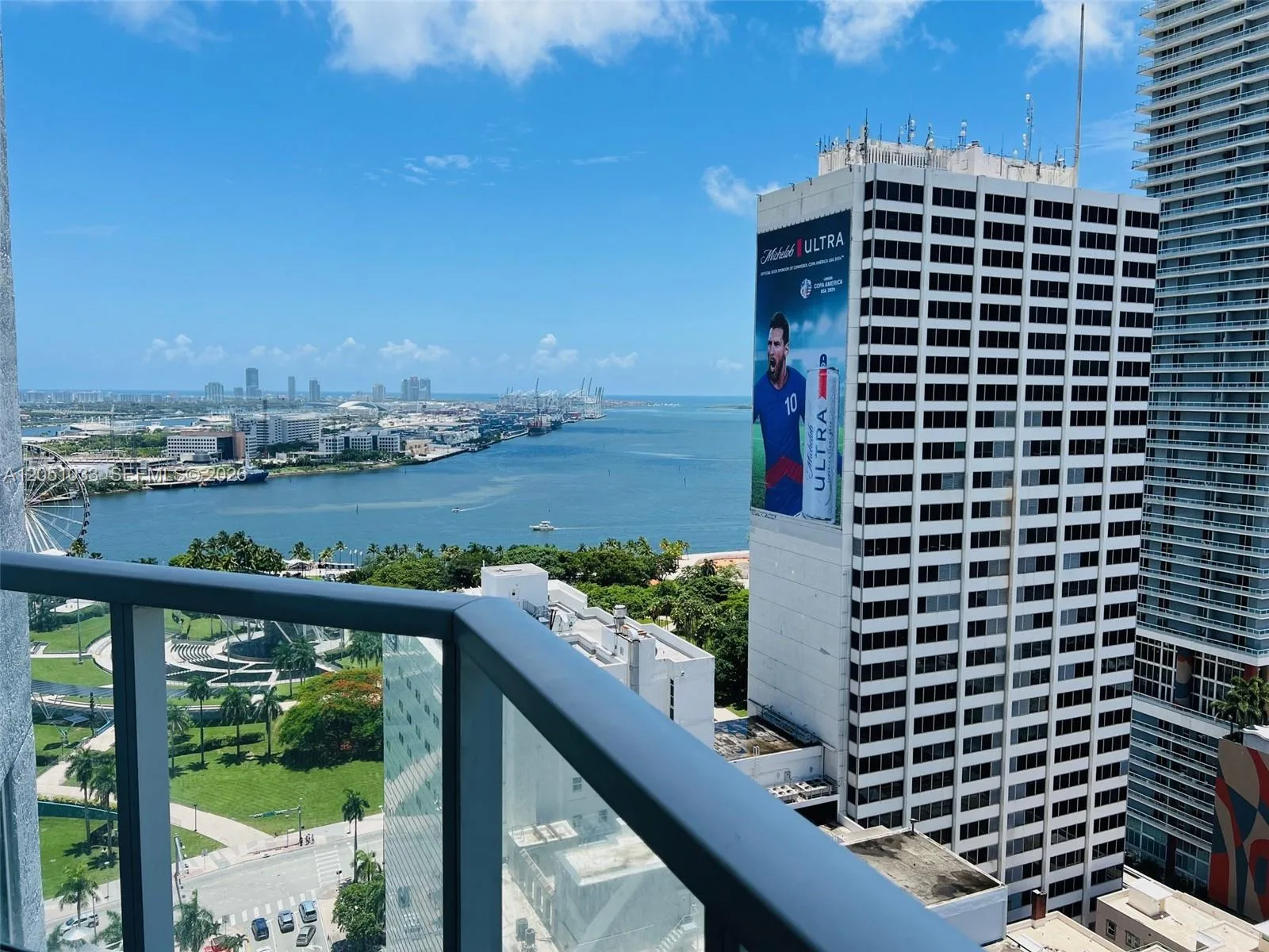 253 NE 2nd St # 2510, Miami, FL 33132 photo 3