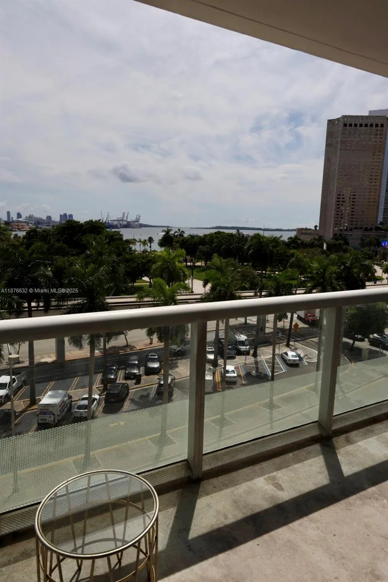 50 Biscayne Blvd # 711, Miami, FL 33132 photo 5
