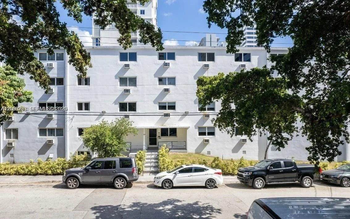 143 SW 9th St # 310, Miami, FL 33130