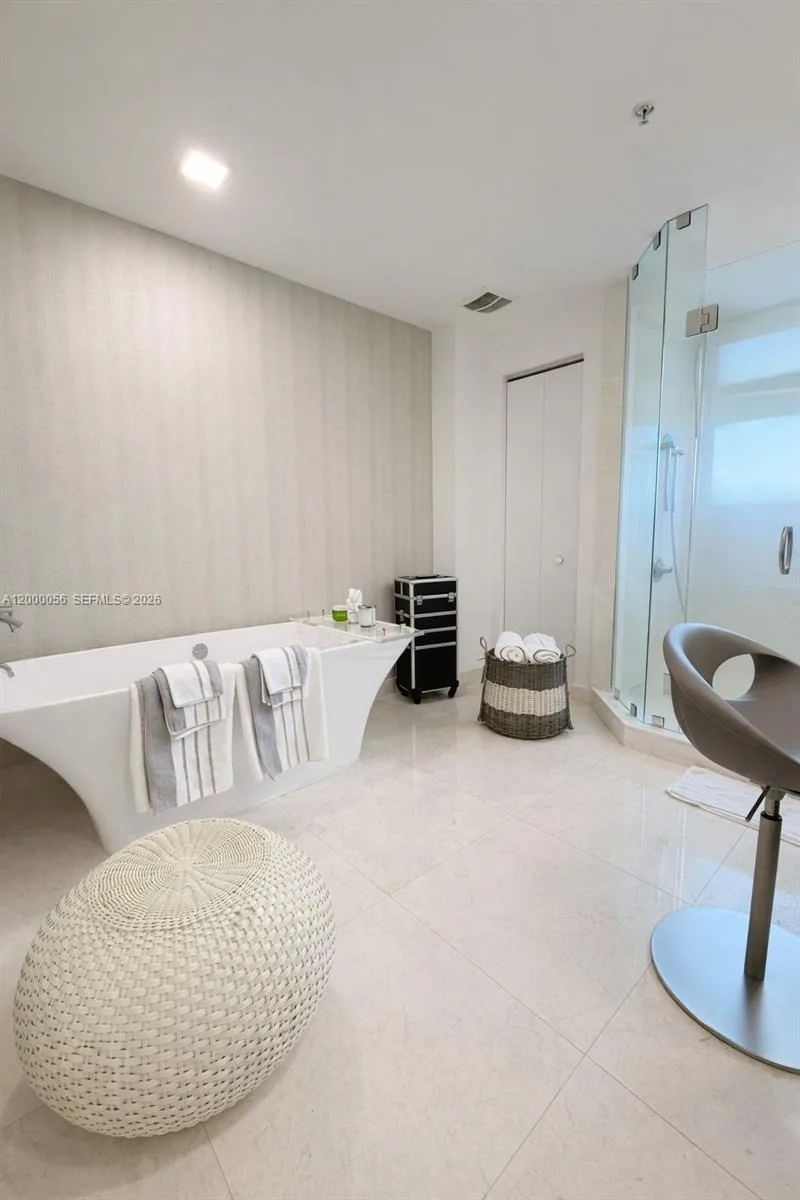 17301 Biscayne Blvd # 308, North Miami Beach, FL 33160 photo 13