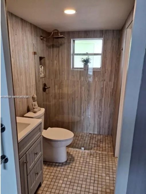 220 Kings Point Dr # 106, Sunny Isles Beach, FL 33160 photo 3