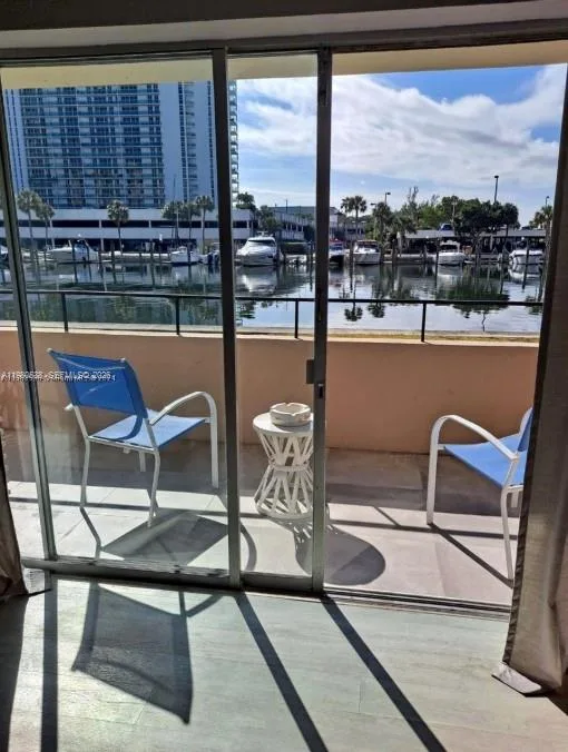 220 Kings Point Dr # 106, Sunny Isles Beach, FL 33160 photo 8