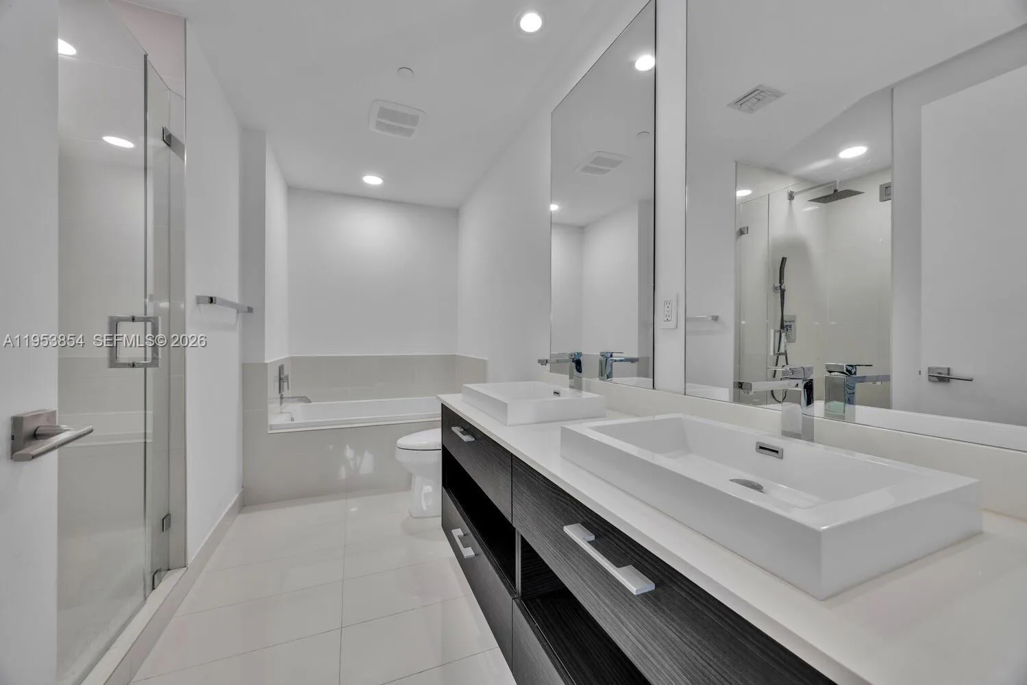 55 SW 9th St # 2406, Miami, FL 33130 photo 10
