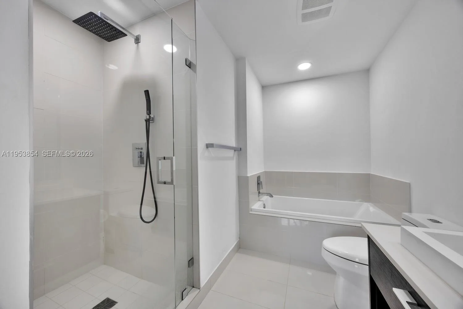 55 SW 9th St # 2406, Miami, FL 33130 photo 11