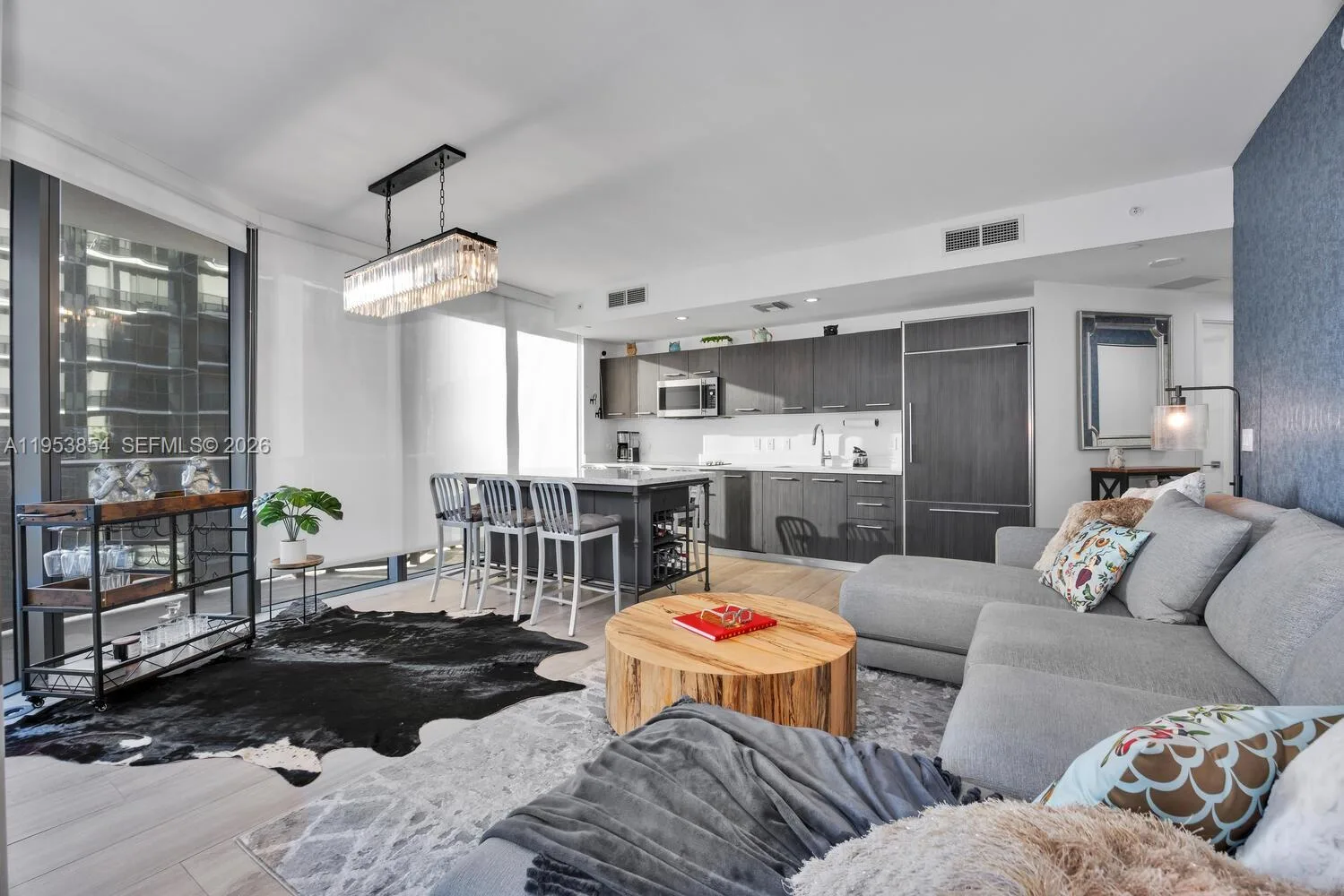 55 SW 9th St # 2406, Miami, FL 33130 photo 3