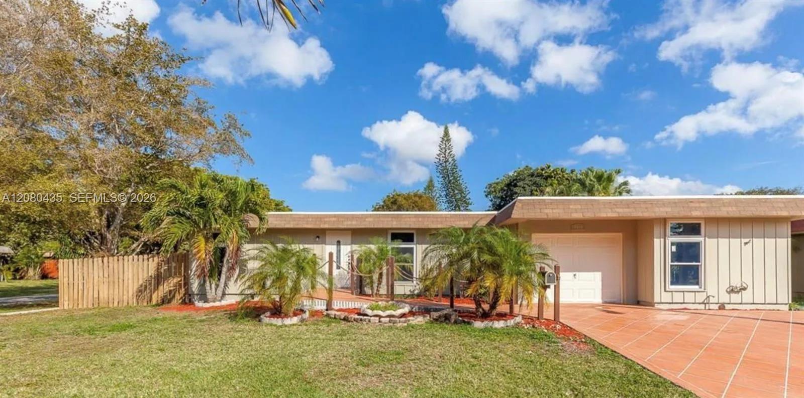 7912 NW 73rd Ave, Tamarac, FL 33321