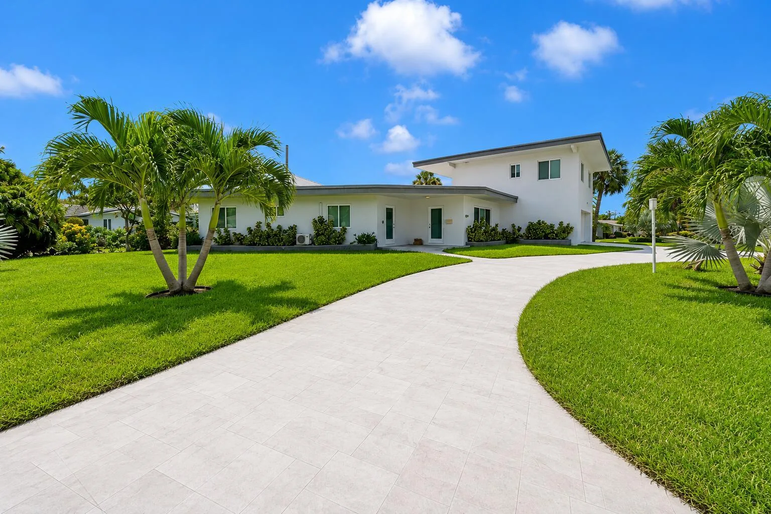 2812 NE 27th Street, Lighthouse Point, FL 33064