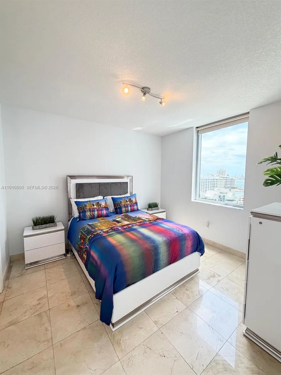 1050 Brickell Ave # 1904, Miami, FL 33131 photo 11