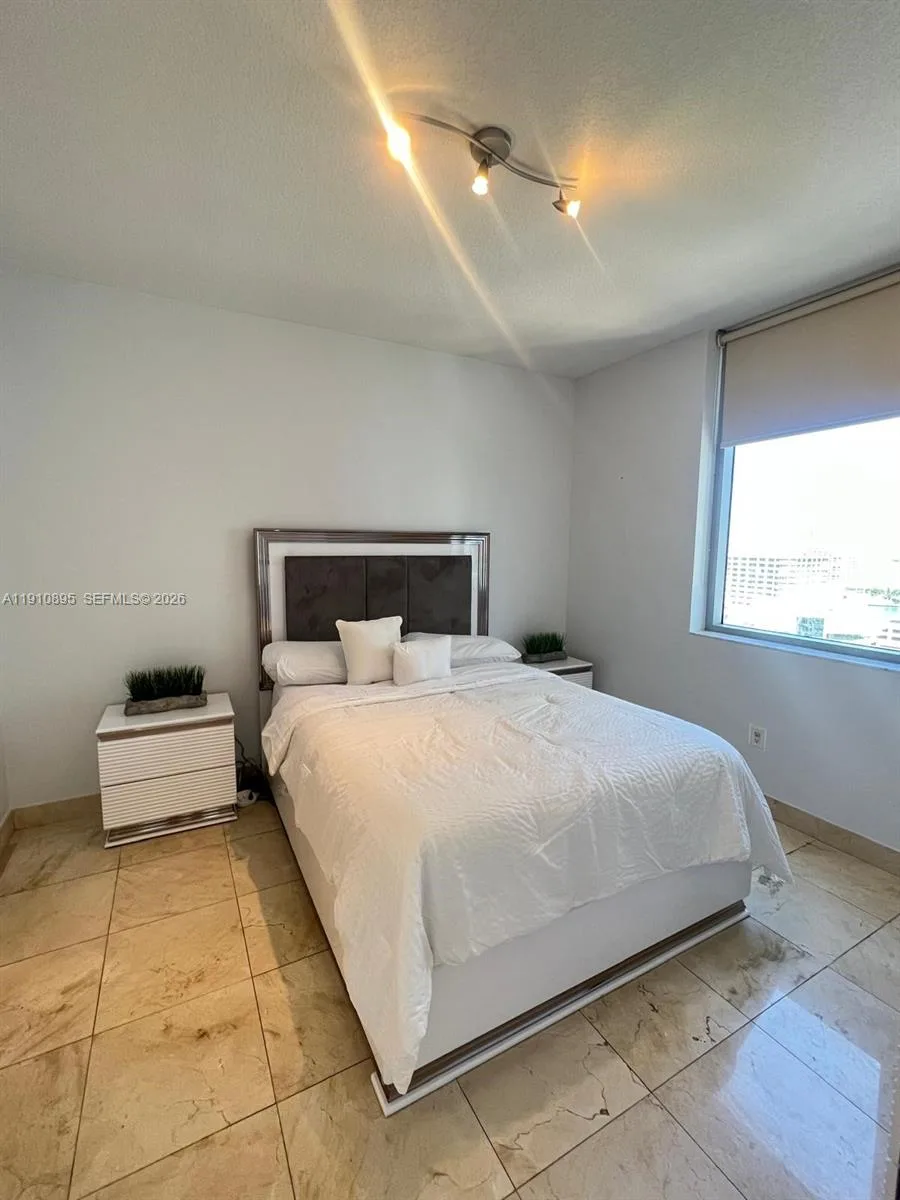 1050 Brickell Ave # 1904, Miami, FL 33131 photo 9