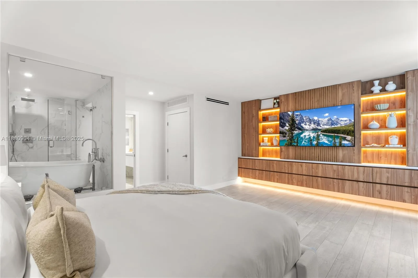 2301 Collins Ave # 1523-24, Miami Beach, FL 33139 photo 11