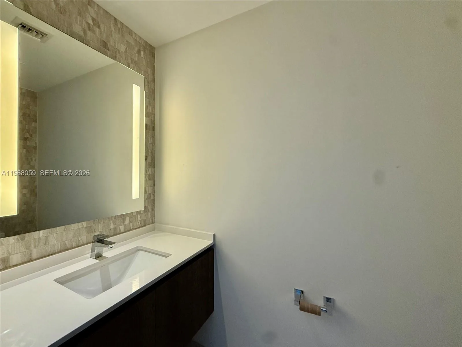 88 SW 7th St # 1808, Miami, FL 33130 photo 2