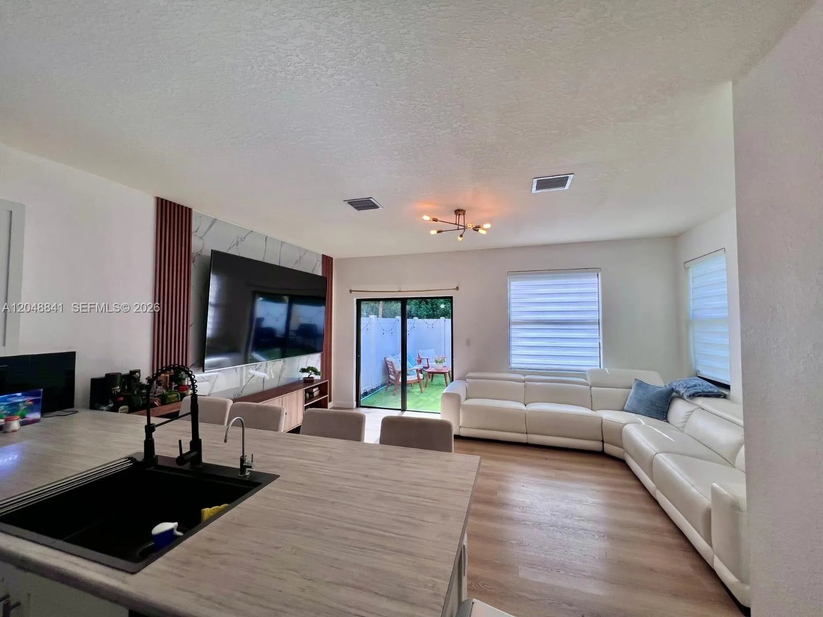 10939 W 32nd Ln, Hialeah, FL 33018