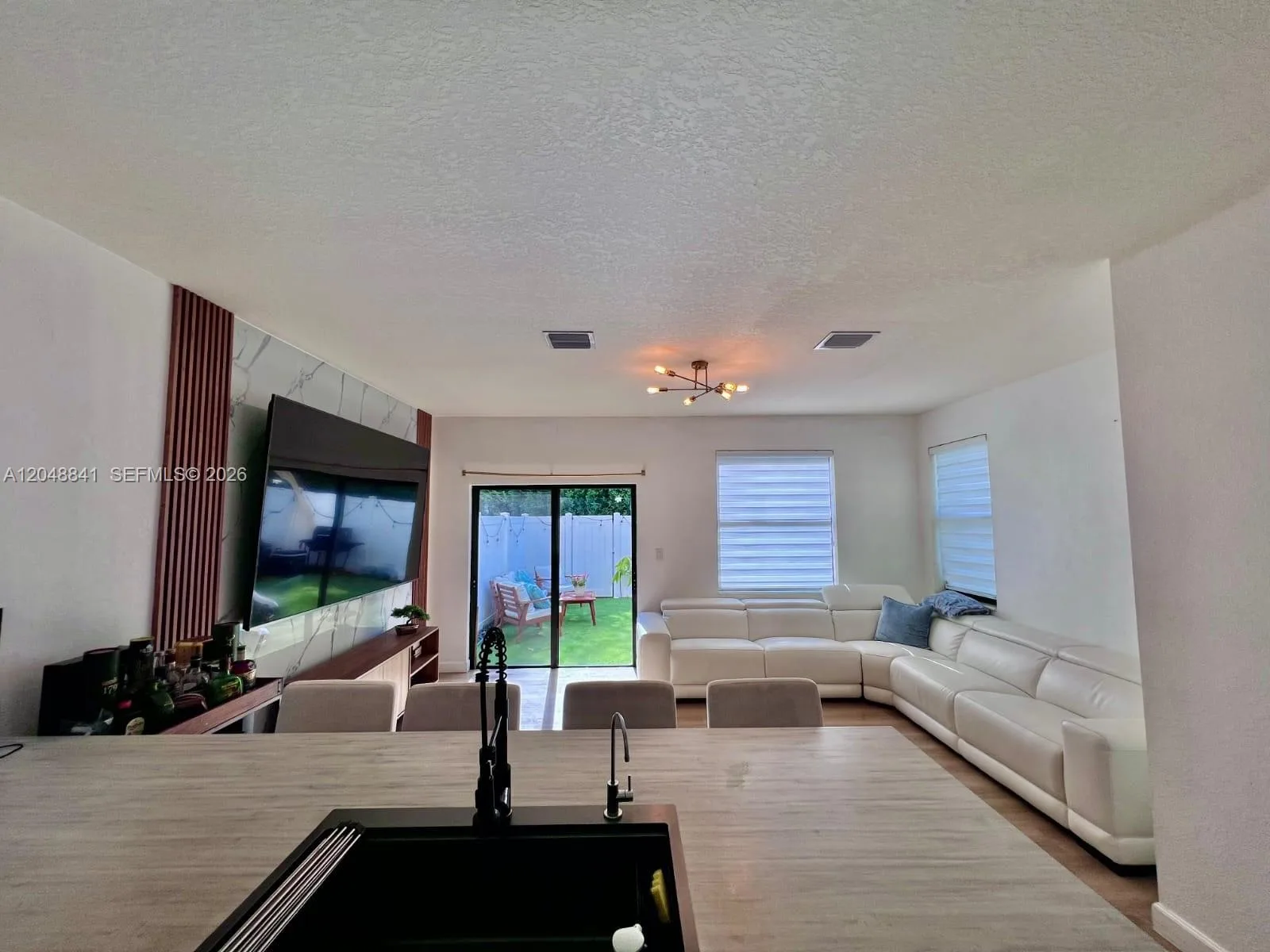 10939 W 32nd Ln, Hialeah, FL 33018 photo 2